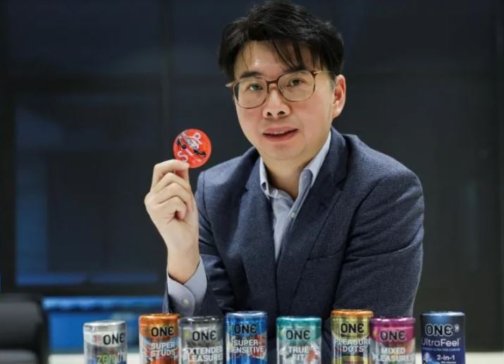 ஈரான் போர் எதிரொலி: உலகளவில் ஆணுறைக்கு கடும் தட்டுப்பாடு – விலையை உயர்த்தும் பிரபல நிறுவனம்