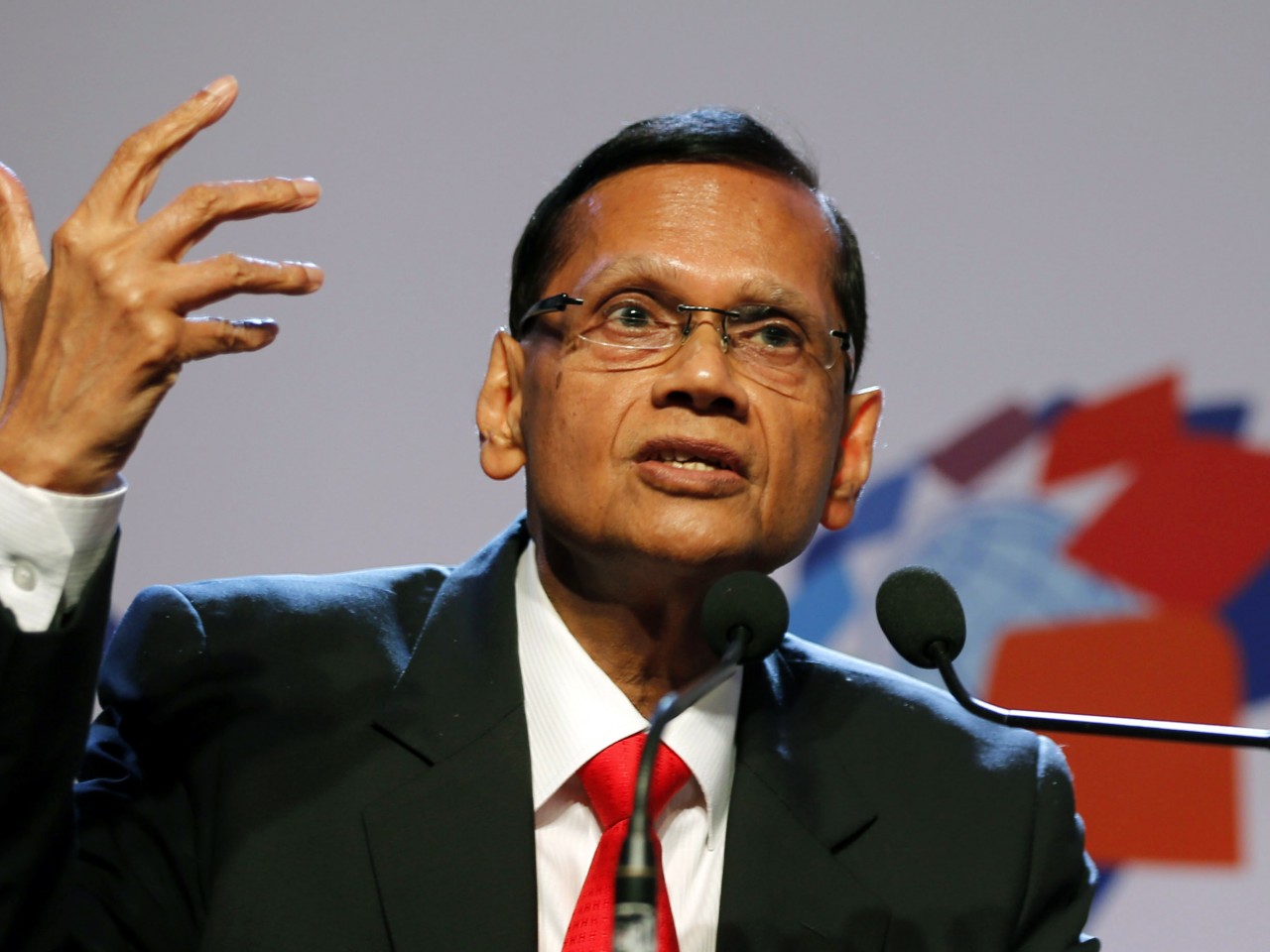 முழு அமைச்சரவையும் பதவி விலக வேண்டும் – ஜி.எல்.பீரிஸ்