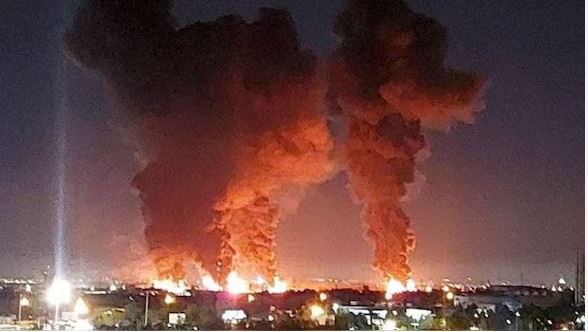 சவூதி அரேபியாவின் பெட்ரோ கெமிக்கல் ஆலைகள் மீது தாக்குதல்