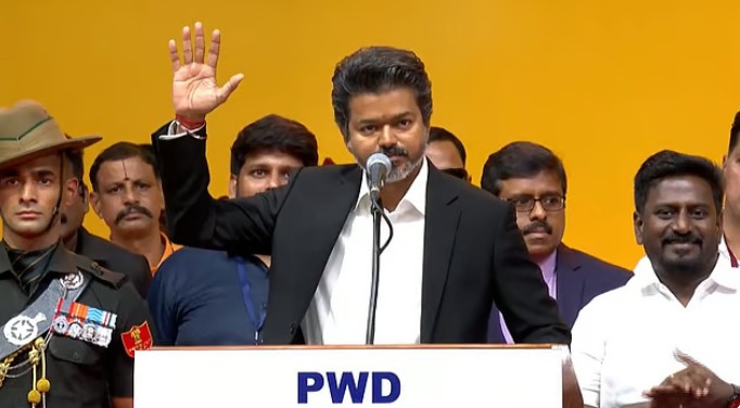 ‘சி.ஜோசப் விஜய் எனும் நான்’  – தமிழக முதல்வராக பதவியேற்றார் விஜய்
